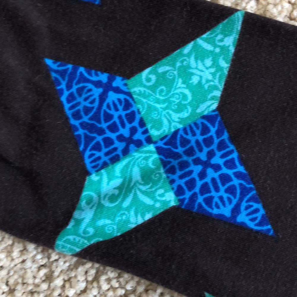 Lularoe Randy Tee - Picture 3 of 3
